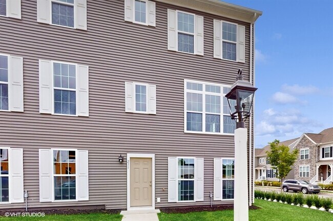 Building Photo - 211 Gress Rd