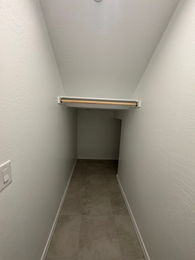 Building Photo - BRAND NEW 5 BEDROOM HOME IN VISTANCIA
