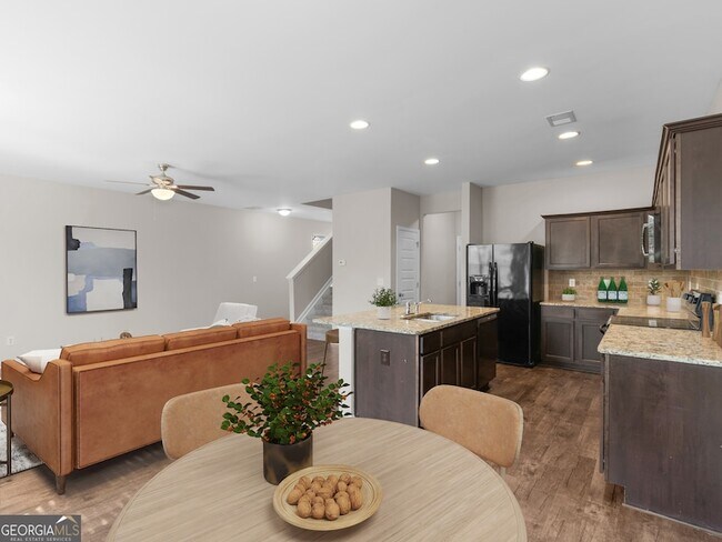 Foto del edificio - 1064 Lear Dr