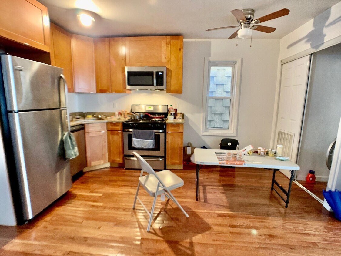 Primary Photo - 195 Webster Ave