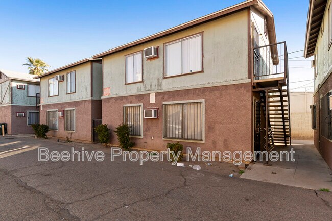 Foto del edificio - 739 E Pierce St