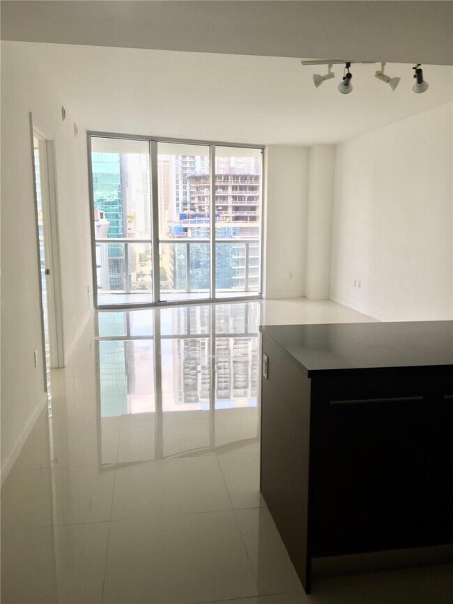 Foto del edificio - 475 Brickell Ave