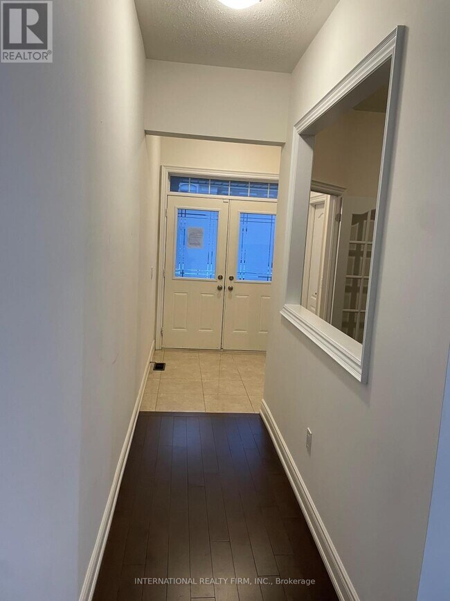 Photo du bâtiment - 221 Etheridge Ave