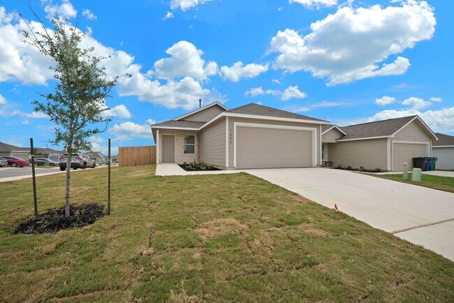 Building Photo - 1402 Azul Way