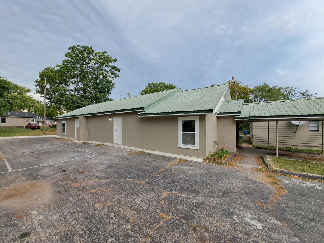 Foto principal - 1306 Iowa Ave