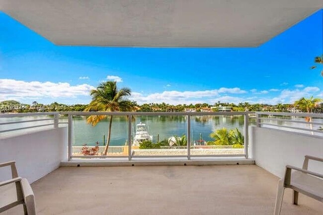 Building Photo - 5600 Collins Ave