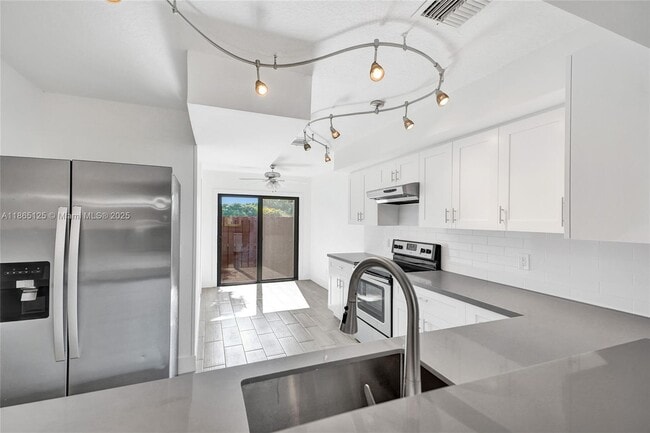 Foto del edificio - 4163 SW 85th Ave