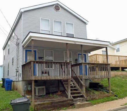 Primary Photo - 120 Montmullin St