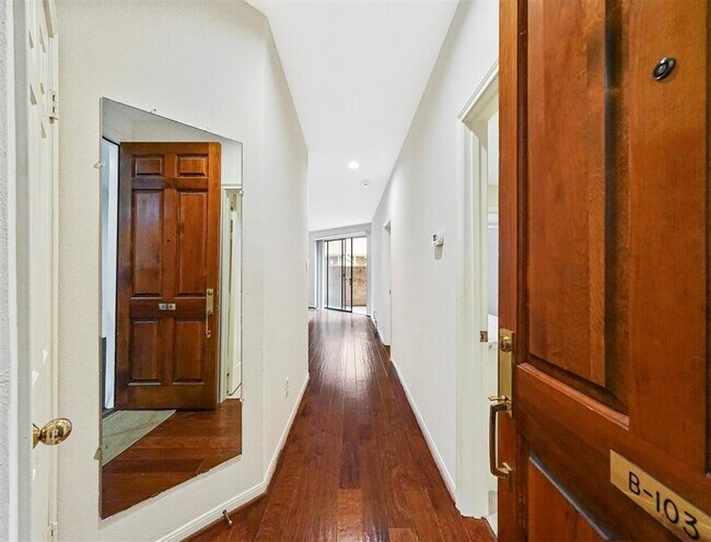 Foto del edificio - 5210 Weslayan St