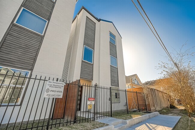 Foto del edificio - 1718 Hardy St