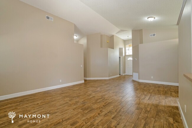 Building Photo - 2121 River Park Blvd
