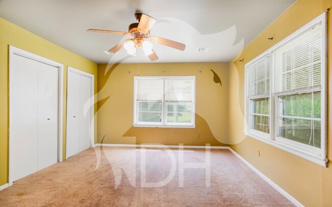 Foto del edificio - "Charming 3-Bedroom Oasis with 2 Full Baths in the Heart of Vinita!"