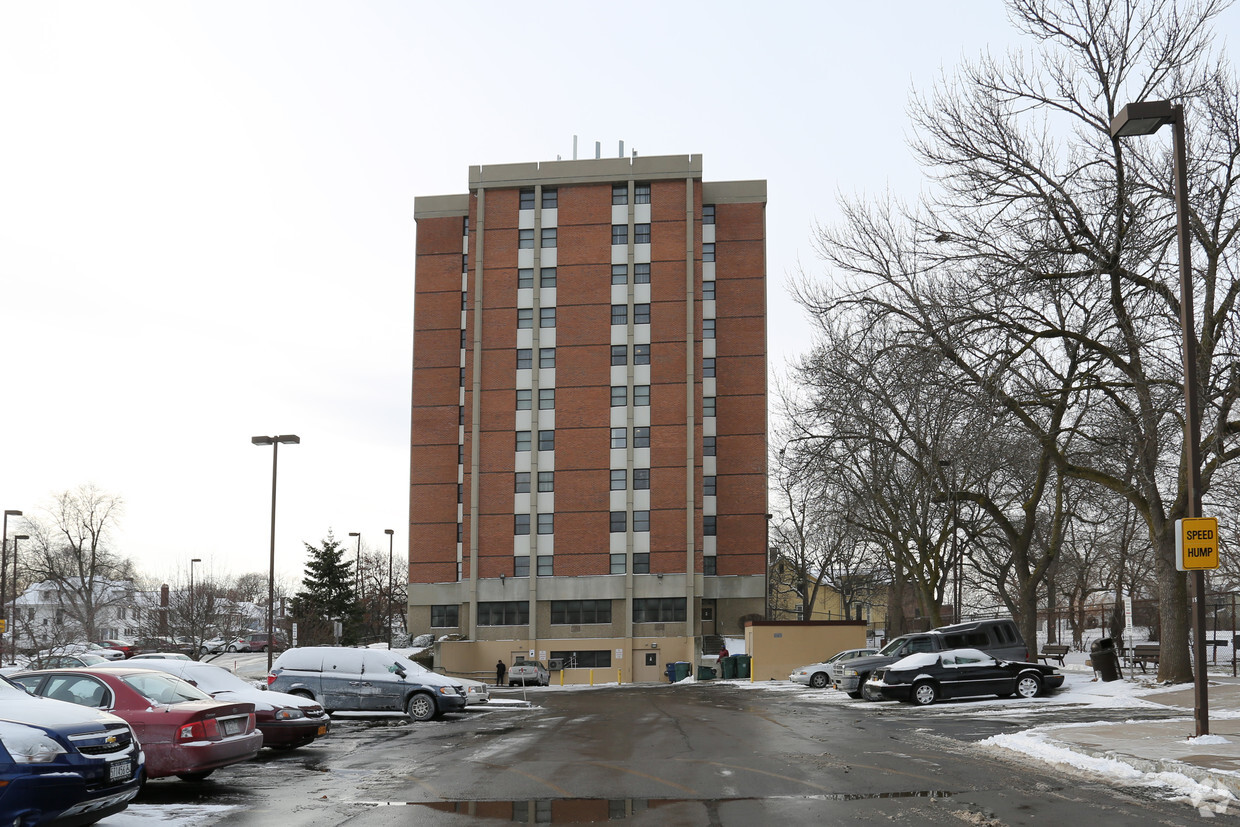 Building Photo - Danforth Tower West