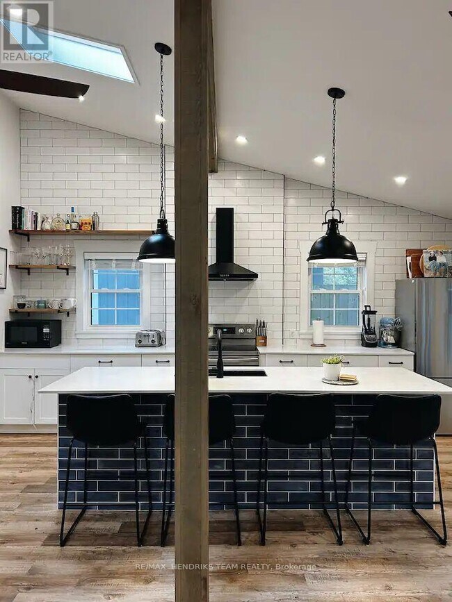 Photo du bâtiment - 399 Elmwood Ave