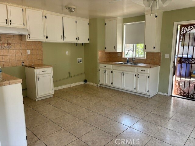 Foto del edificio - 4612 W 169th St