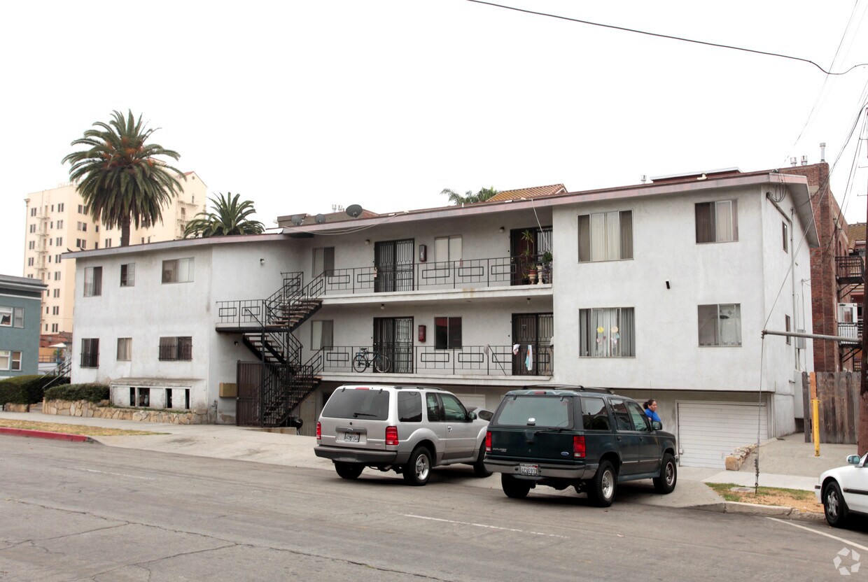 Building Photo - 355 Chestnut Ave