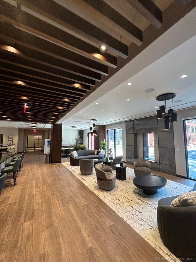 Foto del edificio - 735 Summer St