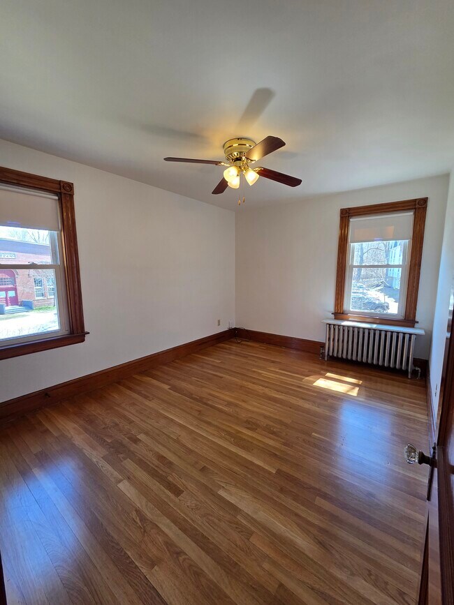 Foto del edificio - 12 Maple St