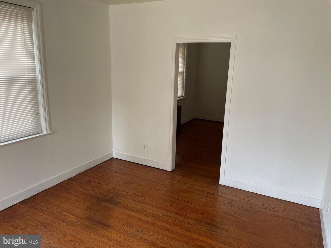 Foto principal - 327 W Fornance St