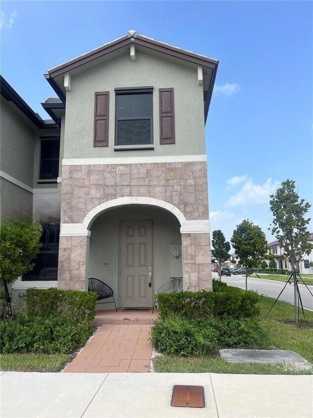 Foto principal - 3413 W 113th St