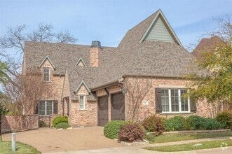 Building Photo - 708 Chapel Hill Ln