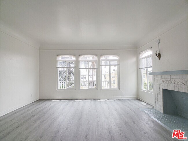 Foto del edificio - 109 S Berendo St