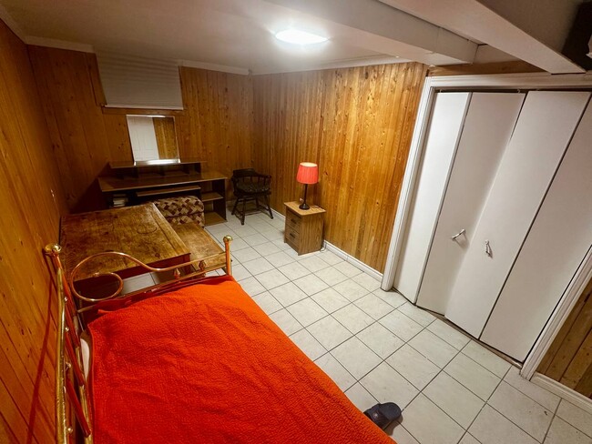 Building Photo - 27 Barberry Pl