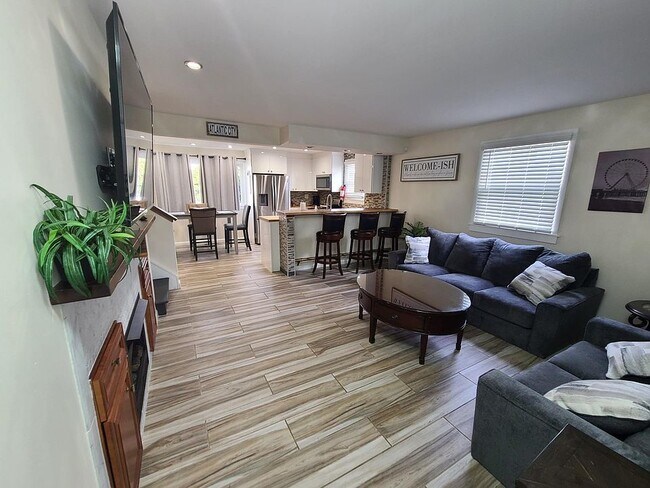 Building Photo - This is a completely renovated furnished p...