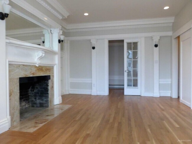 Foto del edificio - 2411 Webster St