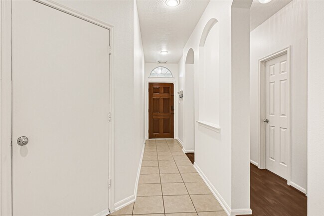 Foto del edificio - 12902 Pecan Shores Dr