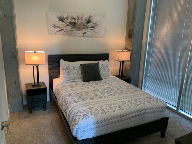 Foto del edificio - 475 S Church St