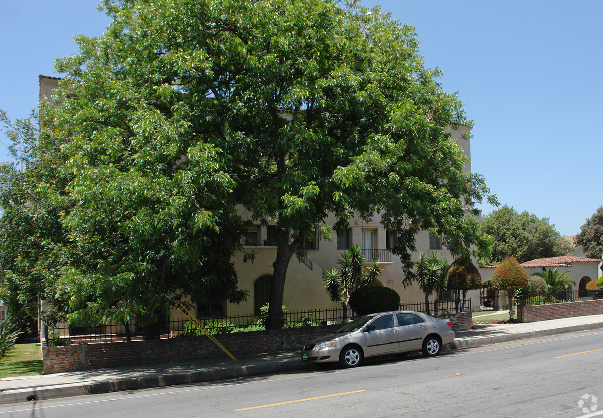 Foto del edificio - Villa Raymond-Old