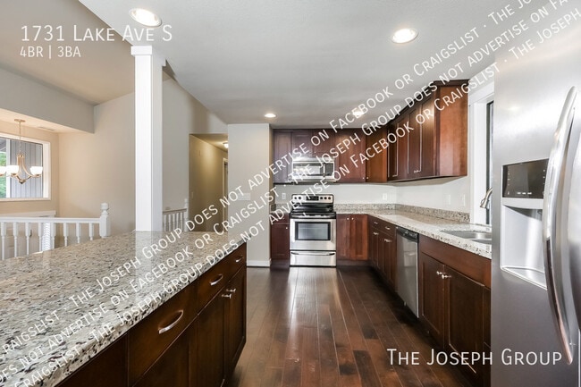 Foto del edificio - 1731 Lake Ave S