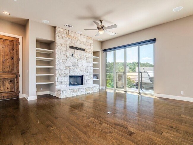 Building Photo - 8110 Ranch Rd 2222