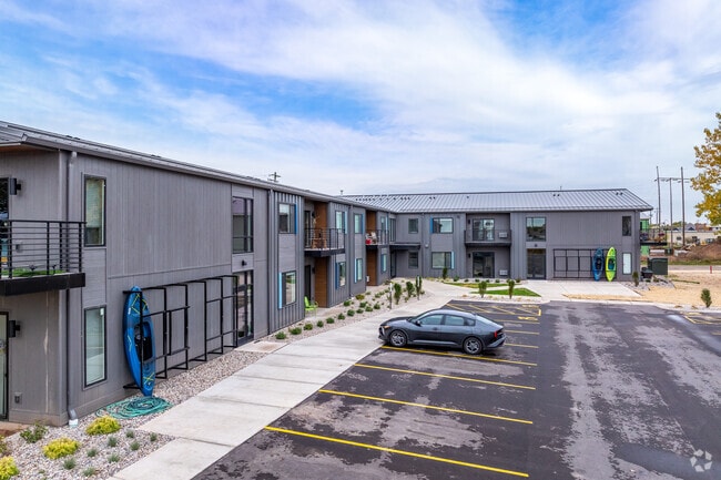 Building Photo - Boatworks Flats