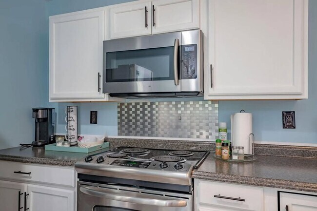 Building Photo - The Eagles Nest