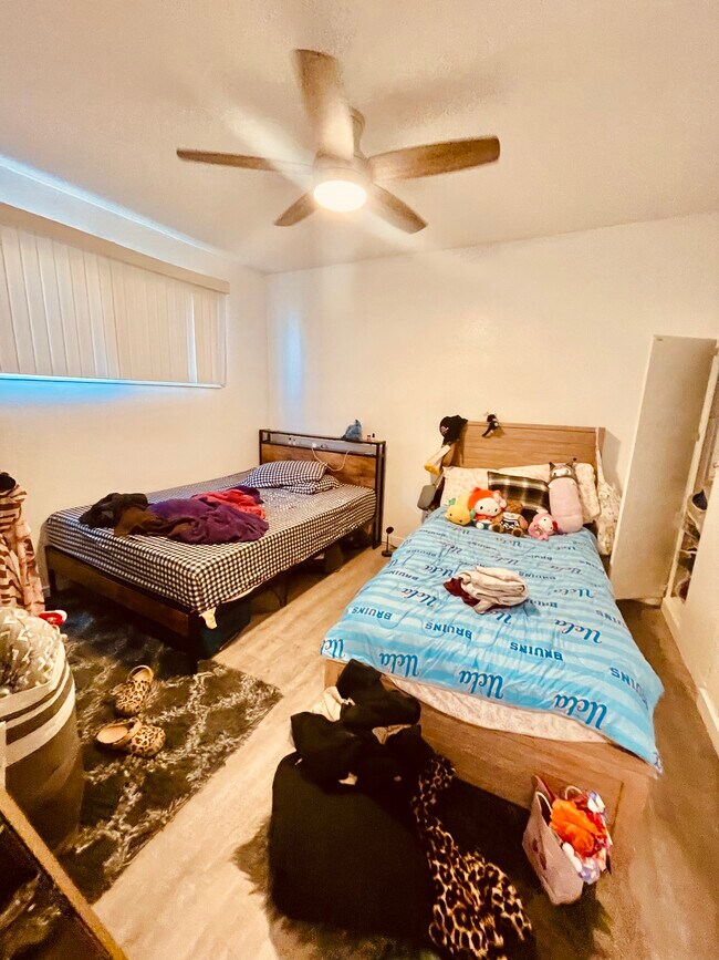 Foto del edificio - 411 Kelton Ave