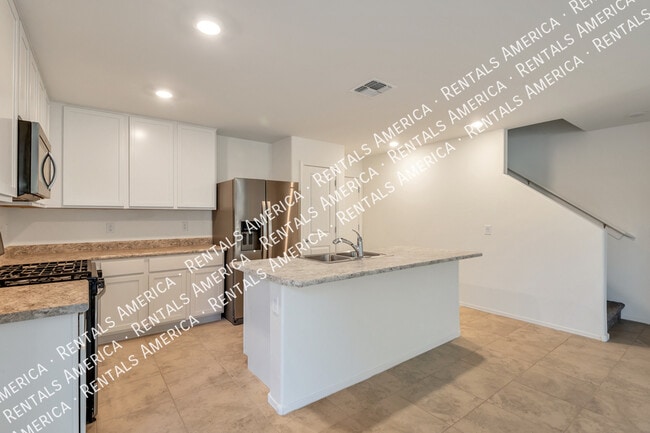 Building Photo - 1071 E Descent St