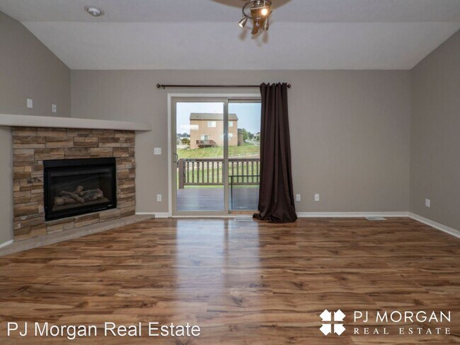 Building Photo - 3 br, 2 bath House - 8228 N 147th St