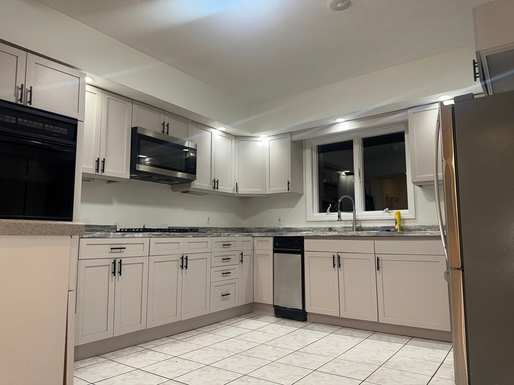 Primary Photo - 33 Appleton St