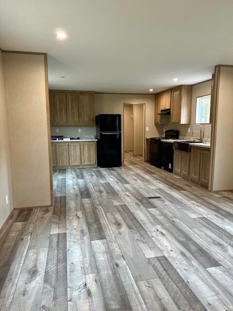 Foto del edificio - 2103 Terrys Creek Rd