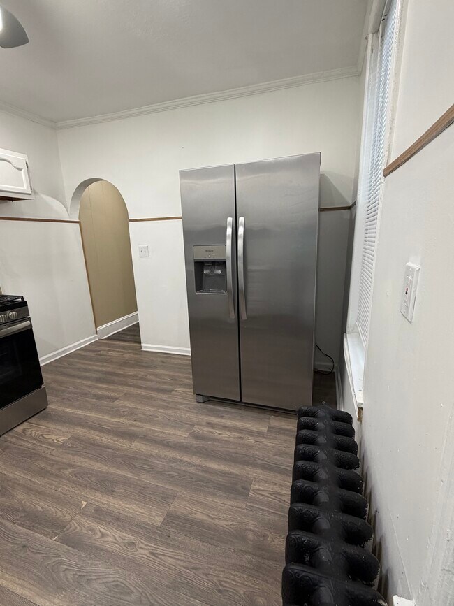 Foto del edificio - 1815 W 2nd St