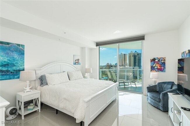 Foto del edificio - 3000 Oasis Grand Blvd