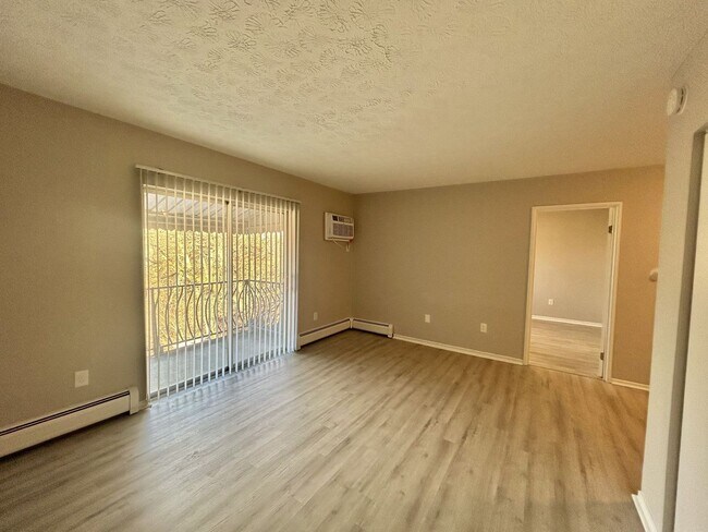 Foto del edificio - 4126 W 8th St