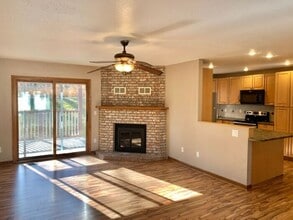 Building Photo - 636 Cheyenne Dr