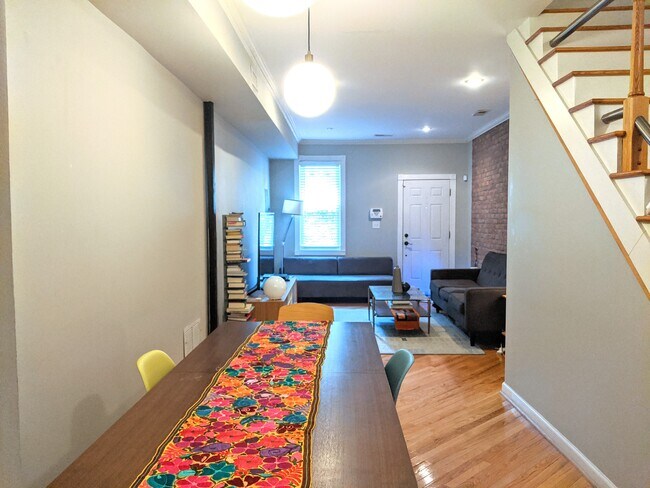 Área de estar - 1215 I St SE