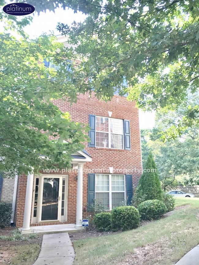 Building Photo - 611 Pecan Knoll Dr