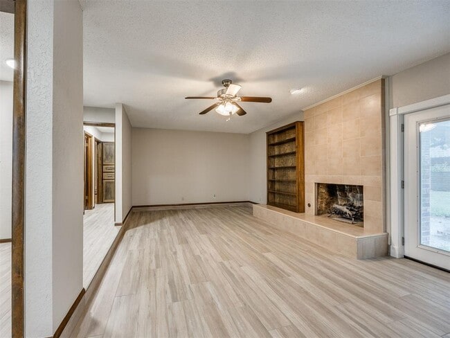 Building Photo - 3306 Rambling Oaks Dr