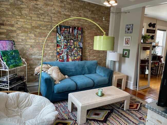 Foto del edificio - 1613 W Pierce Ave