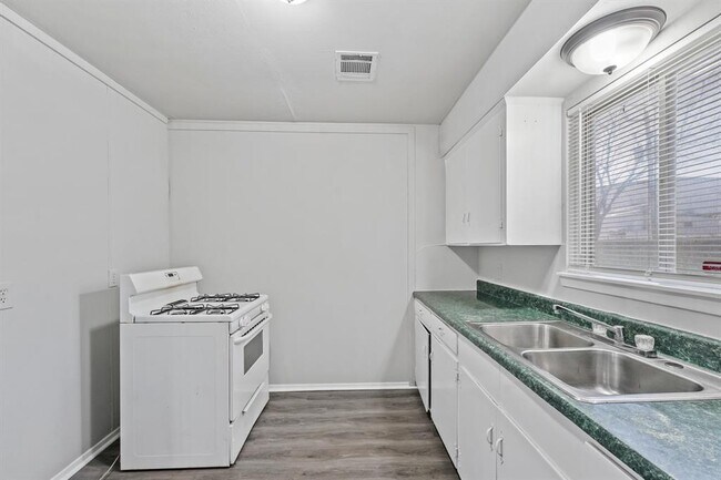 Building Photo - 11031 Lera St